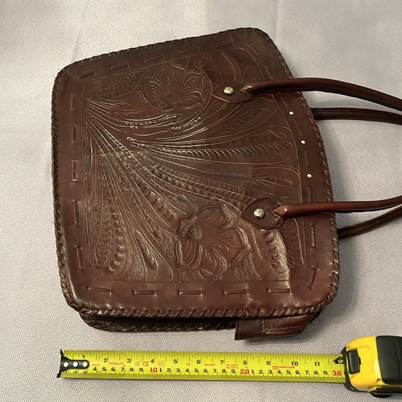 Ladies Western Hand Tooled Leather Laptop Bag with sterling sliver conchos. - Picture 2 of 7